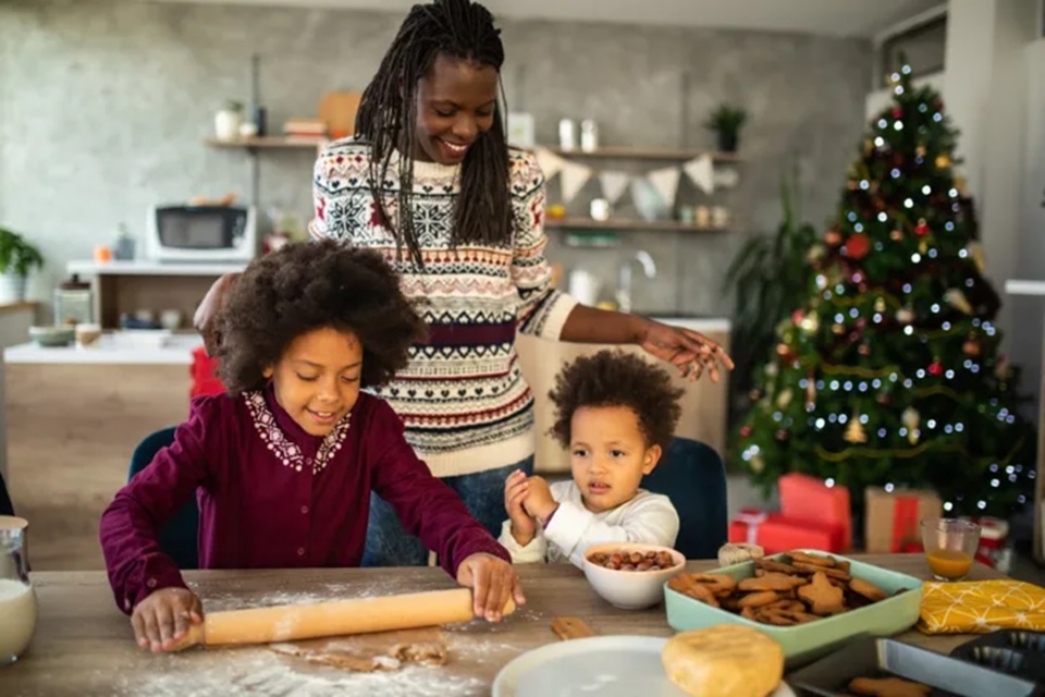 Naviguer la Pression des Ftes en Tant que Parent : Retrouver la Joie dans la Saison Festive | Laval en Famille Magazine | Magazine locale Familiale 