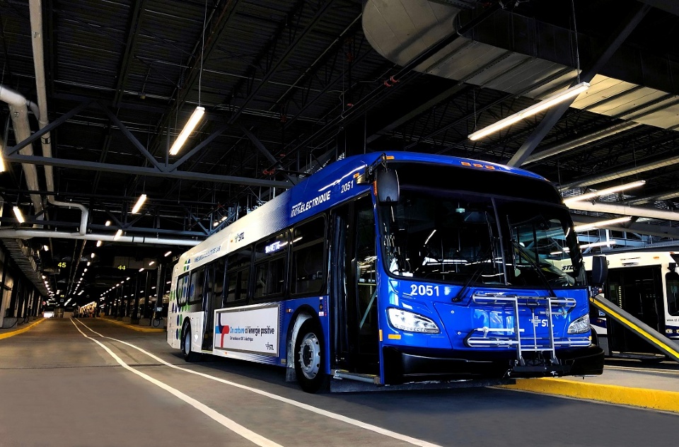 La STL accueille son premier autobus lectrique | Laval en Famille Magazine | Magazine locale Familiale 